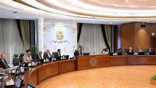 مدبولي يوجه بسرعة توفير الأراضي اللازمة لتنفيذ مشروعات المرحلتين الثانية والثالثة من ”حياة كريمة”