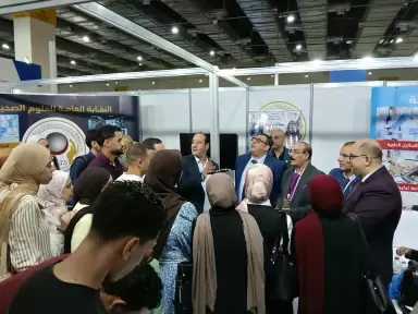 العلوم الصحية تستقبل مئات الطلاب بجناحها في ”إيجي هيلث”