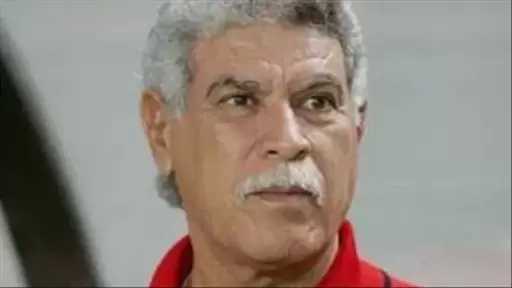 روليكس و150 ألف جنيه.. حسن شحاتة يتهم زوجته بالاستيلاء على ممتلكاته