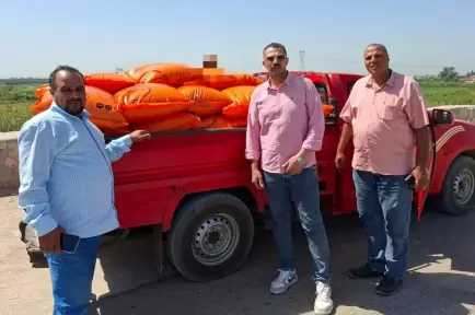 ضبط 44 شيكارة سماد يوريا قبل بيعها بالسوق السوداء و1500علبة سجائر مجهولة المصدر بالبحيرة