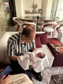 الكاتب الصحفي محمد يوسف يهنئ رجل الأعمال رجب الشاعر ونجله بقدوم حفيدته الأمورة ”ديالا”