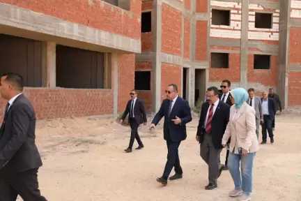 وزير التعليم العالي والقائم بعمل وزير الثقافة يتفقد فرع جامعة الإسكندرية بمدينة برج العرب