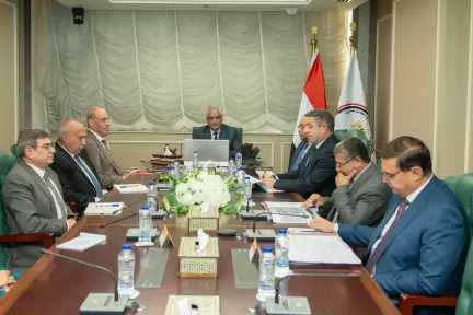 وزير الدولة للإنتاج الحربي يتابع خطة تطوير ورفع كفاءة القطاعات الإنتاجية والأداء المالى بشركة حلوان للأجهزة المعدنية (مصنع 360)