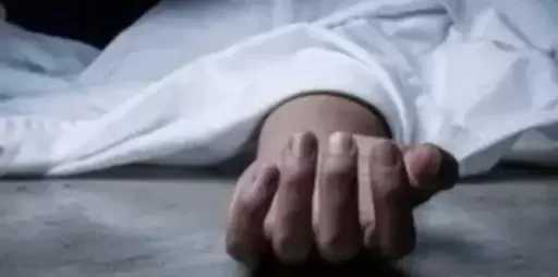 أنهى حياة والده وجلس بجوار جثمانه.. تفاصيل مقتل إمام مسجد على يد نجله بالبحيرة
