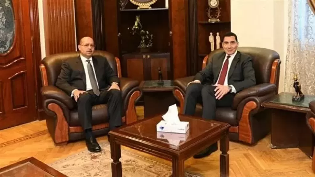 جوهر نبيل وزير الرياضة وياسر إدريس