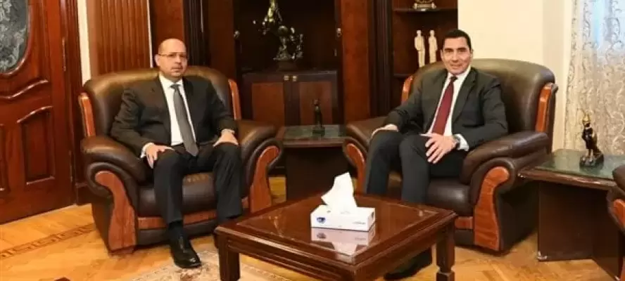 وزير الشباب والرياضة في ضيافة اللجنة الأولمبية لبحث برامج إعداد المنتخبات