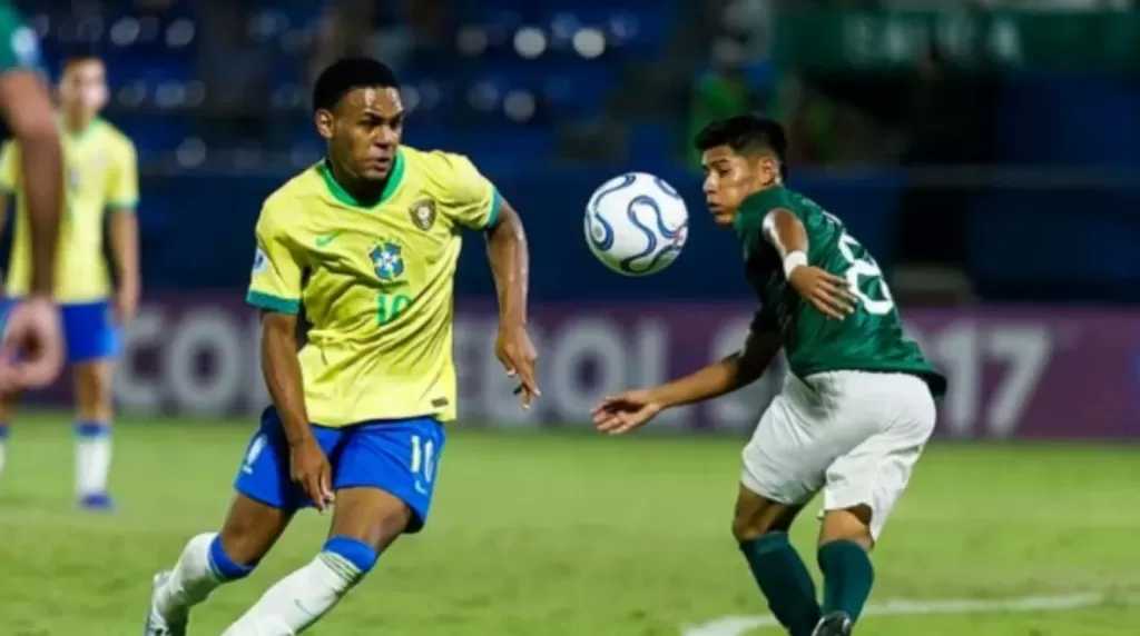 برشلونة يراقب موهبة بالميراس.. إدواردو كونسيساو يشعل صراع كبار أوروبا