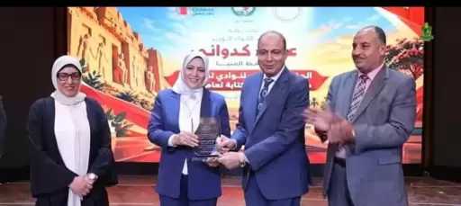 لتبرعها بتنجيل ملعب مدرسة أبو بكر الصديق... التربية والتعليم» و «إنقاذ الطفل» تكرمان أمانة حماة الوطن بالمنيا