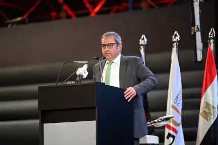 الاستثمار الحقيقي ليس في الحجر.. بل في عقول الشباب