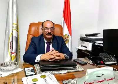 نقيب العلوم الصحية: تصريحات الرئيس ترسخ لبناء جيل جديد قادر على تحمل المسئولية وحماية مؤسسات الدولة