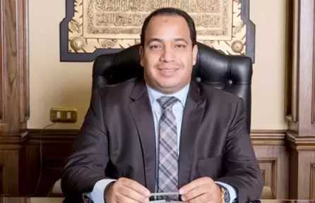 مدير مركز القاهرة للدراسات الاقتصادية: مصر تخطو بثبات نحو جذب الاستثمارات وتثبيت الأسواق