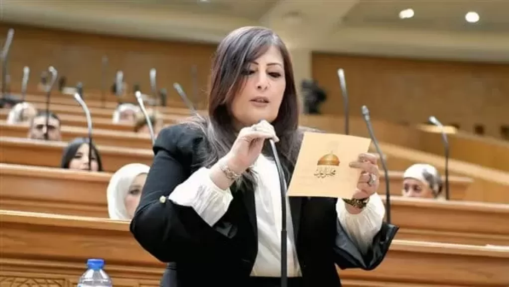 الدكتورة النائبة إليزابيث شاكر، عضو لجنة الصحة بمجلس النواب