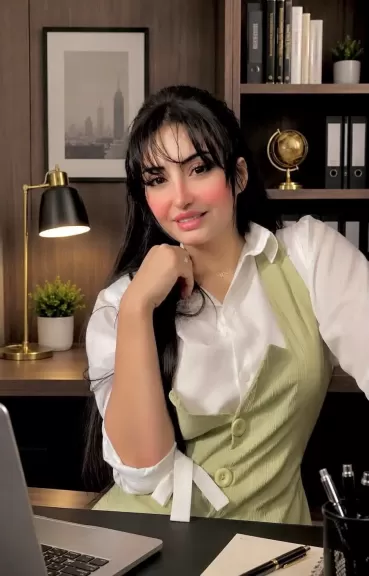 الكاتبة والمحررة الإعلامية الدكتورة دينا المصري
